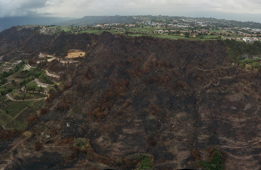 La CDMB entrega informe de afectaciones y recomendaciones luego del voraz incendio que afectó 203,9 hectáreas en sector de Ruitoque y las veredas de Guatiguará y Mensulí